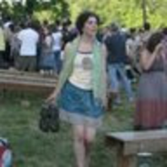 Meet your Posher, Naomi - Picture 1 of 1